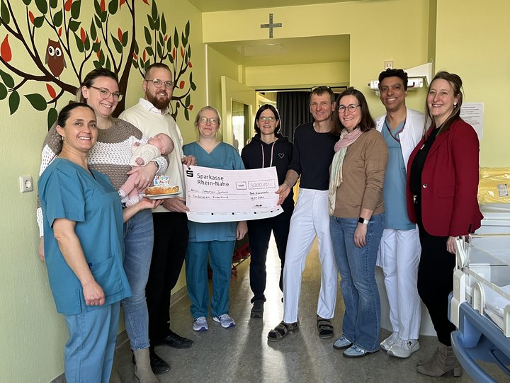 Familienvater spendet zu seinem Geburtstag 3000 Euro an den Kinderförderverein der Kinderklinik