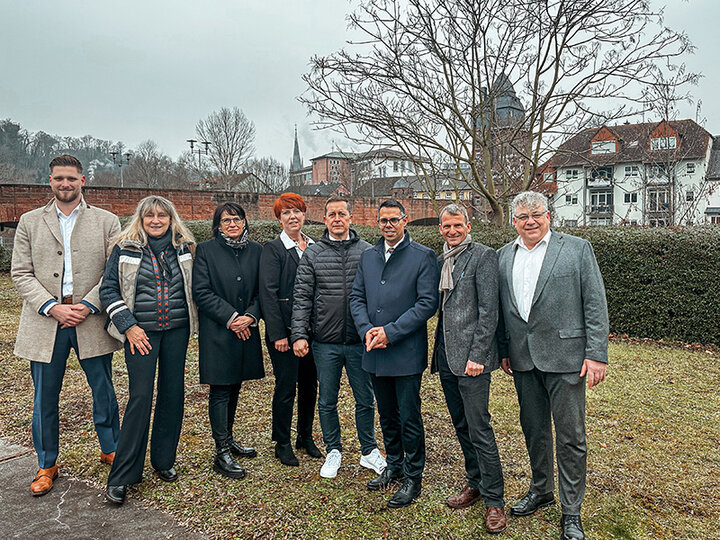 Vorstand, Geschäftsführung und Direktorium begrüßen die Mitarbeitenden des Krankenhauses und des Seniorenheims unter dem Dach der Stiftung kreuznacher diakonie