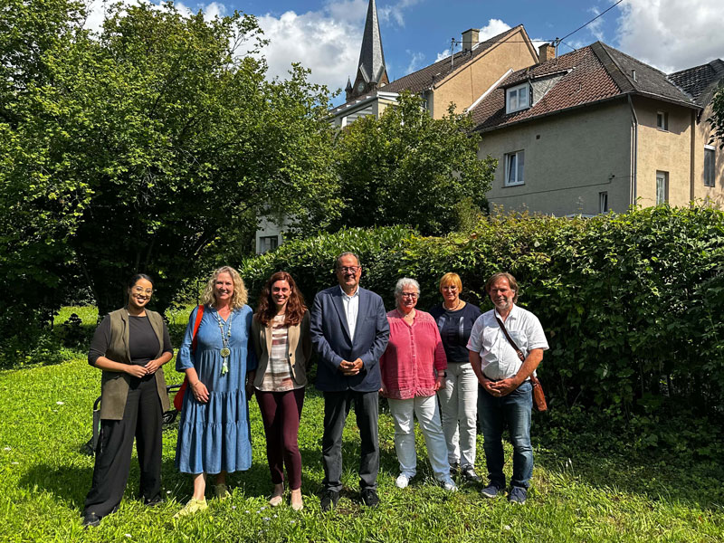 Gruppe von Menschen bei einem Besuch der Inobhutnahmegruppe Bad Kreuznach