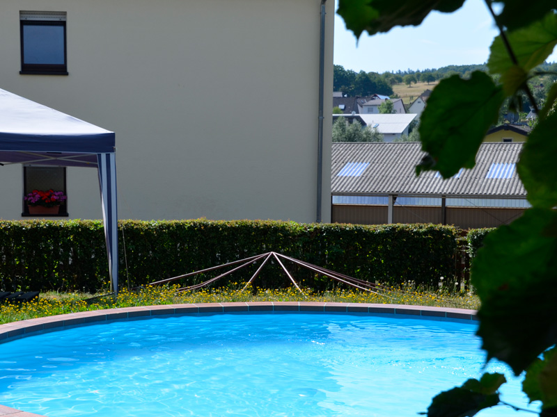 Großer Pool