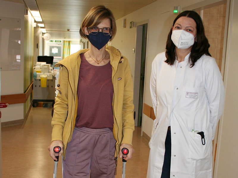 Dr. Martina Dafferner-Franzmann mit Patientin Simone Siewert