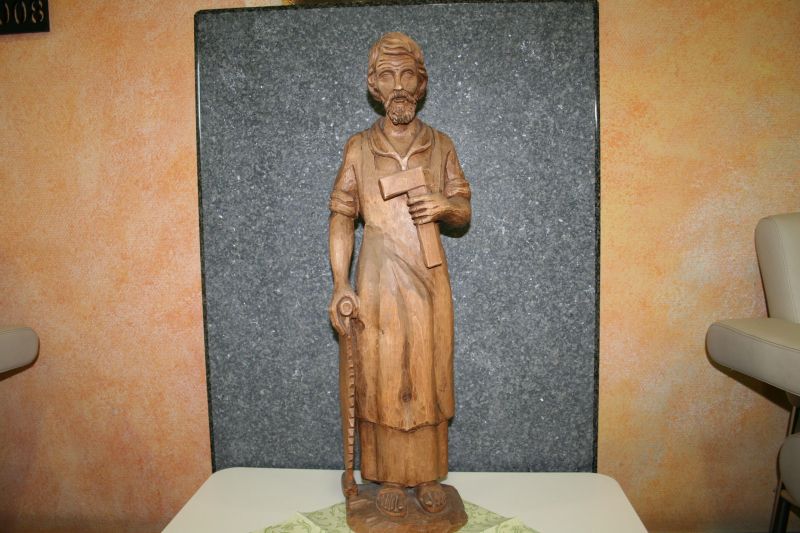 Holzfigur des Heiligen Josef, Namensgeber des Hauses