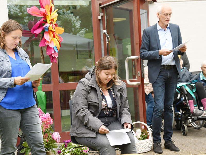 Beim Jubiläum der Tagesförderstätte der Stiftung kreuznacher diakonie werden Reden gehalten