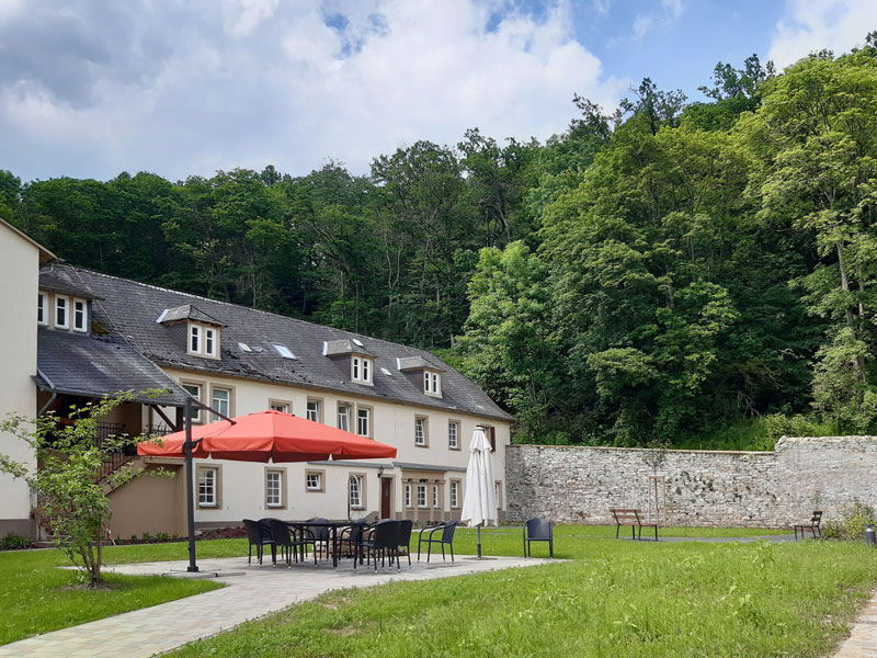 Rückseite Wohngebäude Asbacher Hütte - - Stiftung kreuznacher diakonie